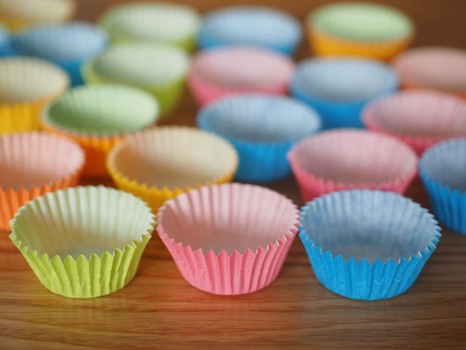 paper cups, ramekins, bowls, muffin cups, bake, baking dish, small cakes, cookies, cupcake muffins, muffins