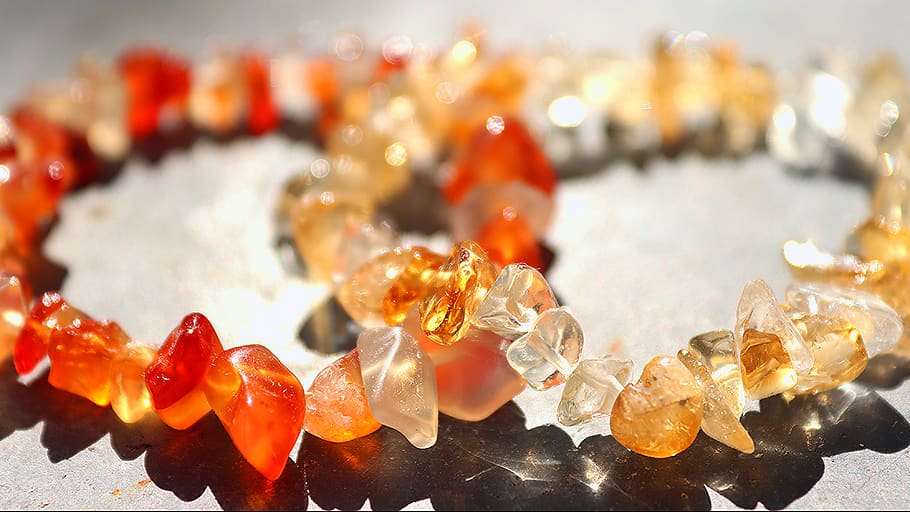 gemas, karneol, citrino, cristales, piedras preciosas rojas, piedras preciosas amarillas, riqueza, salud, relleno, prosperidad