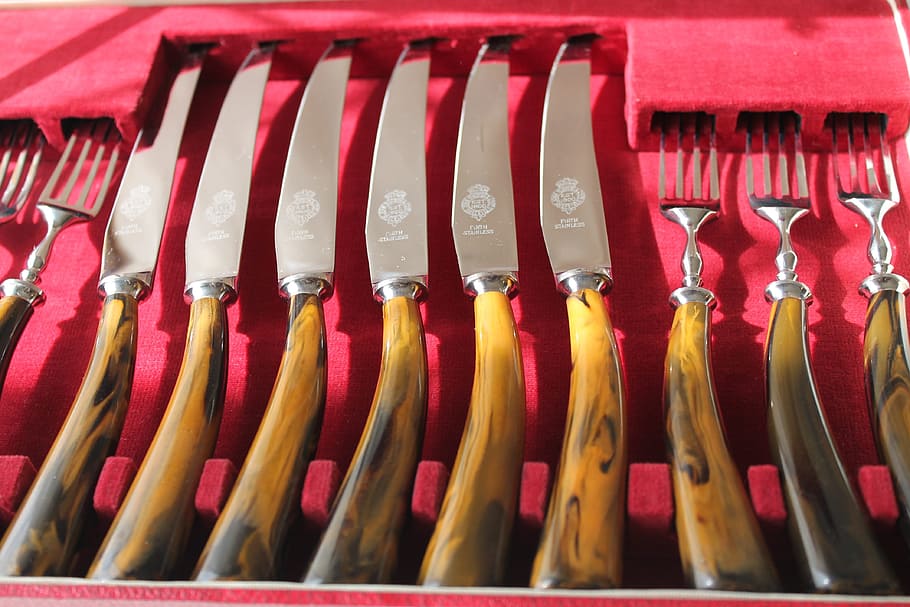 cubiertos, astilla esterlina, tenedores, cuchillos, rojo, marrón, platería, expositor, caja, close-up