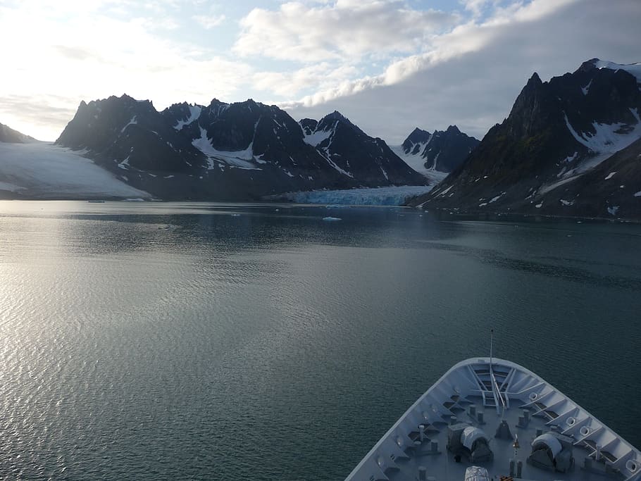glacier ship svalbard scenery winter sea