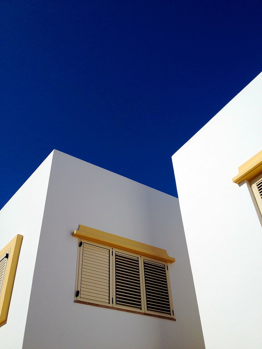 white, wall paint house, daytime, architecture, contemporary, apartments, colors, contrast, blue, yellow