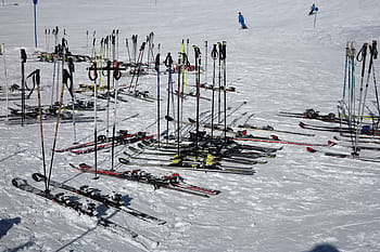 ski-poles-ski-break-rest-royalty-free-thumbnail.jpg