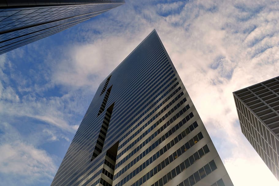 Foto de ángulo bajo, rascacielos, edificio, arquitectura, cielo, oficina, moderno, paisaje urbano, horizonte, centro de la ciudad