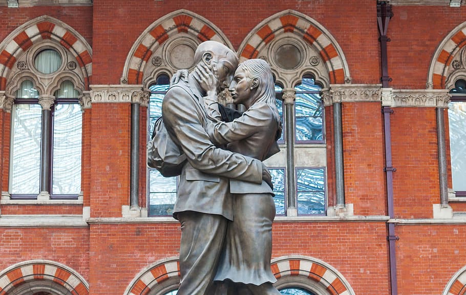 The Meeting Place, St Pancras, kissing, couple, statue, bronze, lovers, only men, one man only, adult