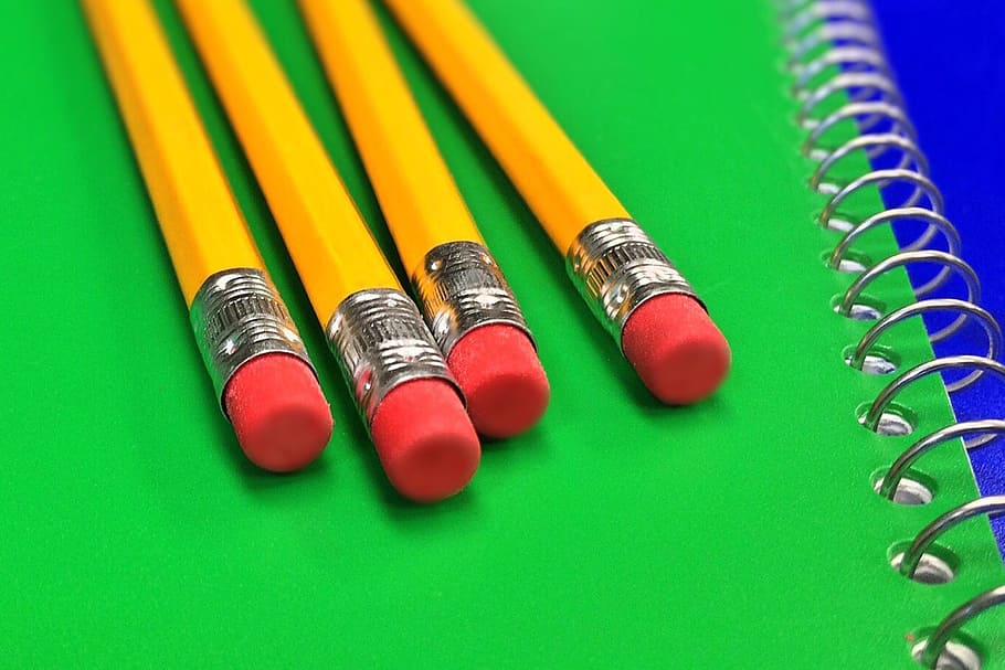 pensil sekolah, meja, pensil, sekolah, berbagai, pendidikan, belajar, siswa, multi-warna, kuning