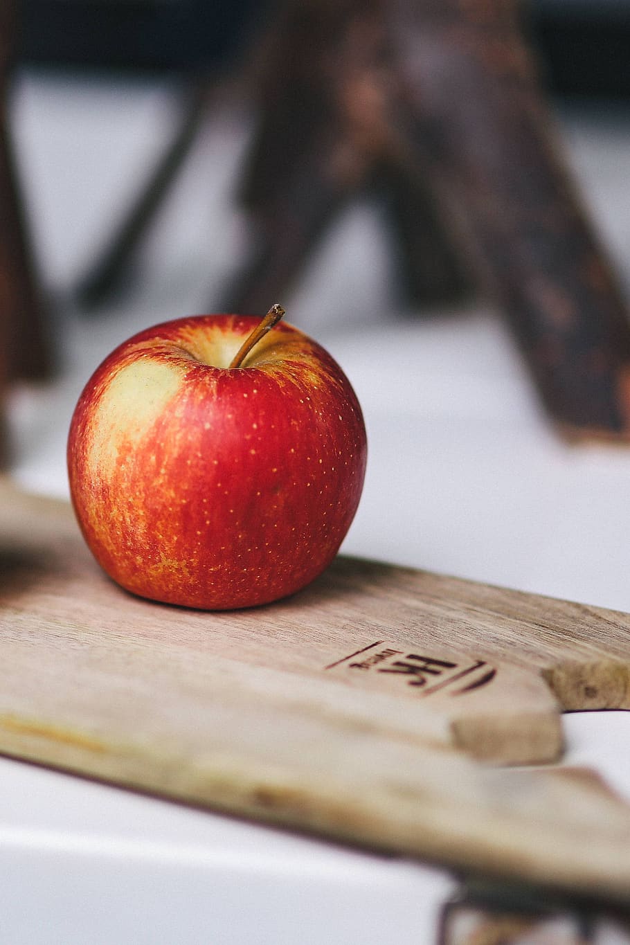 Manzana, fruta, merienda saludable, rojo, manzanas, alimentación saludable, bienestar, comida y bebida, mesa, comida
