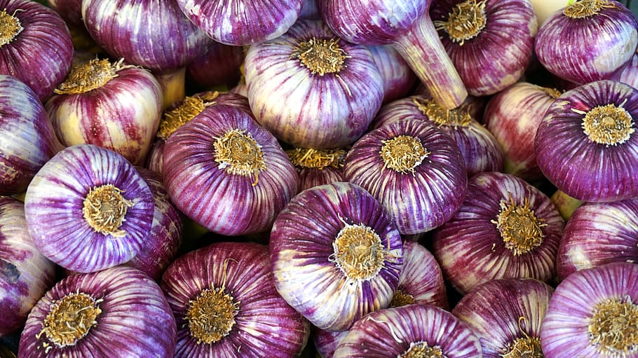 garlic, tubers, spice, eat, kitchen, mediterranean, fresh, clove of garlic, food, food and drink