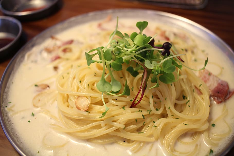 carbonara dish, silver plate, pasta, food, restaurant, food and drink, italian food, freshness, wellbeing, ready-to-eat