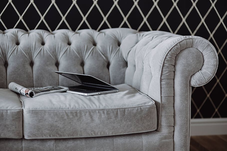 Sofá, muebles, gris, estilo, elegante, portátil, iPhone, revista, en el interior, primer plano