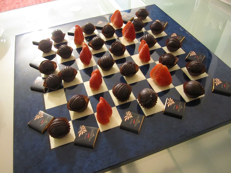chocolate chess piece, Chess Board, Chocolate, Gourmet, fine chocolates, chocolates, praline, confiserie, chocolate truffles, chocolate praline