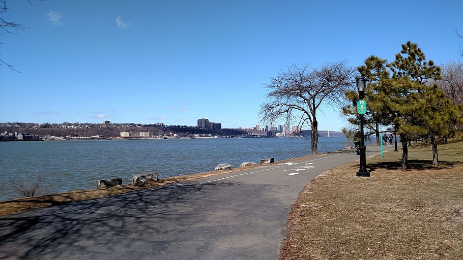 riverside-park-new-york-city-spring-trav