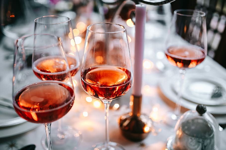 rosa, copo de vinho, mesa de natal, vinho rosé, natal, mesa, feriados, talheres, decorações, vidro