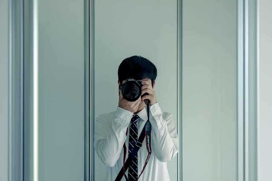 portraits, camera, vertical, gonzo, boy, one person, men, camera - photographic equipment, occupation, adult
