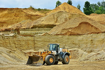 open-pit-mining-sand-raw-materials-remov