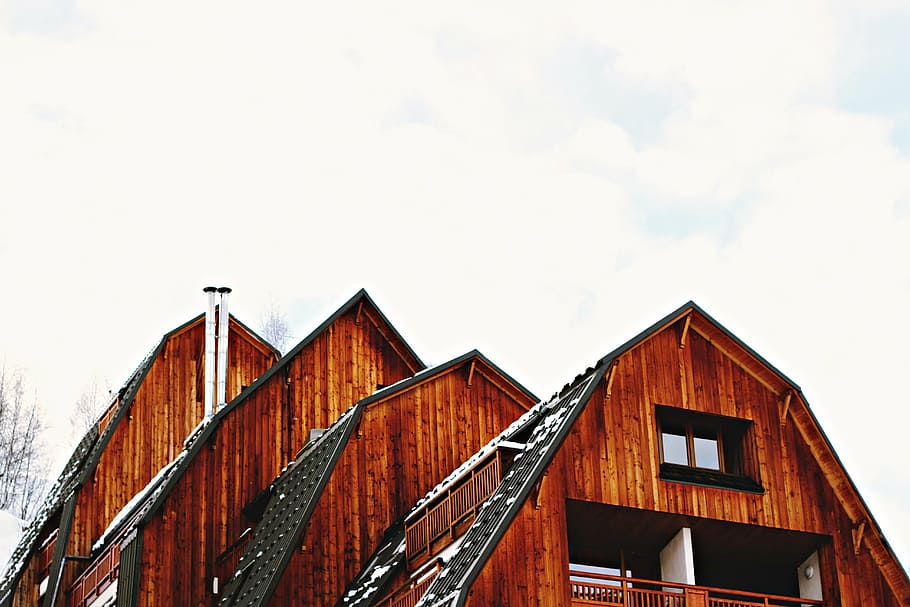 casa de madera marrón, lejos, foto, cuatro, marrón, casas, edificio, madera, azotea, nieve