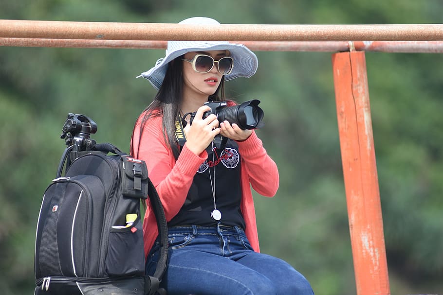 Girl, Camera, Dynamic, Proactive, girl with camera, dynamic proactive, picnic, young adult, only women, one person