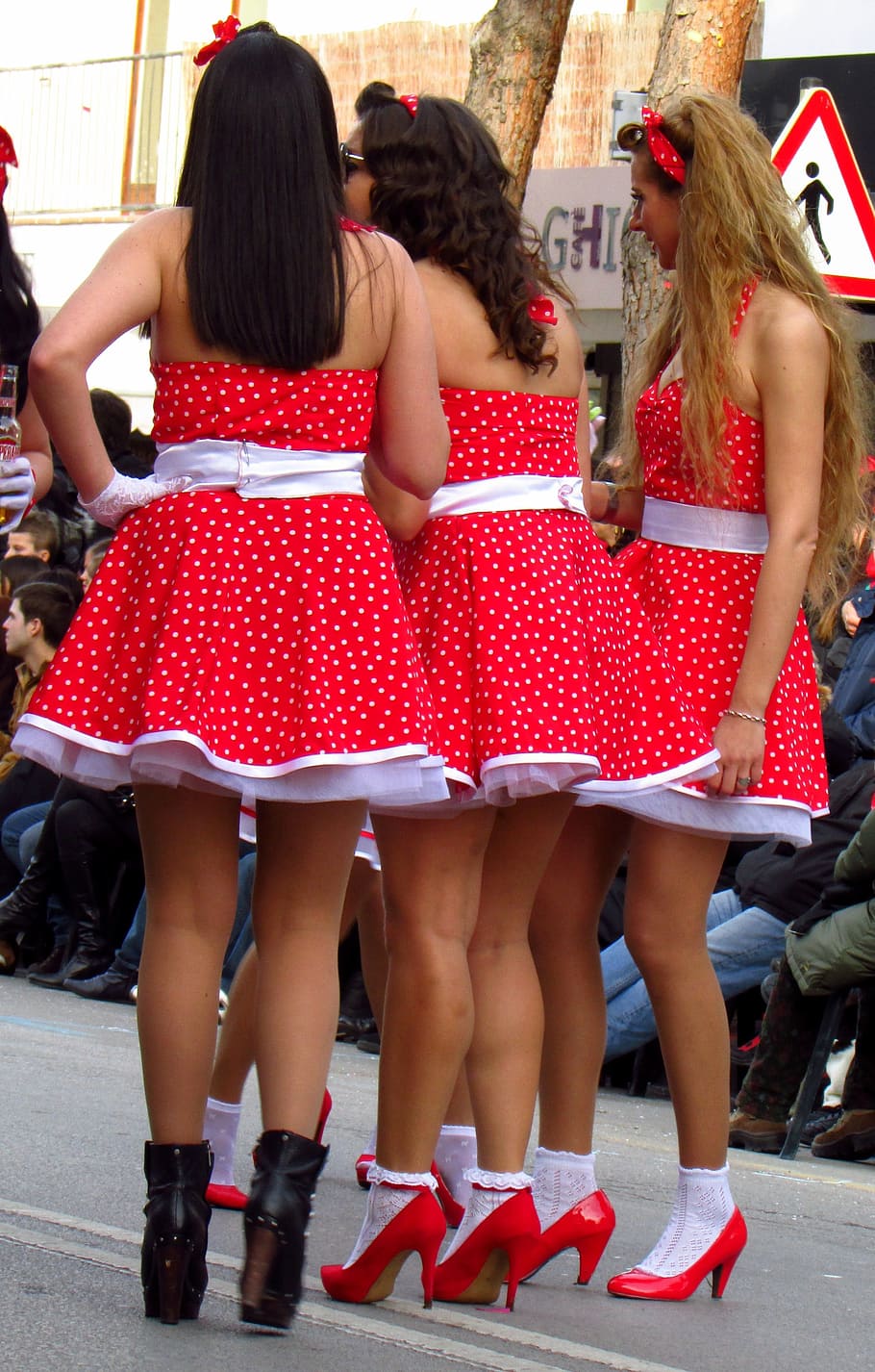 carnival, mask, parade, costume, girls, skirts, red, platja d'aro, catalonia, costa brava