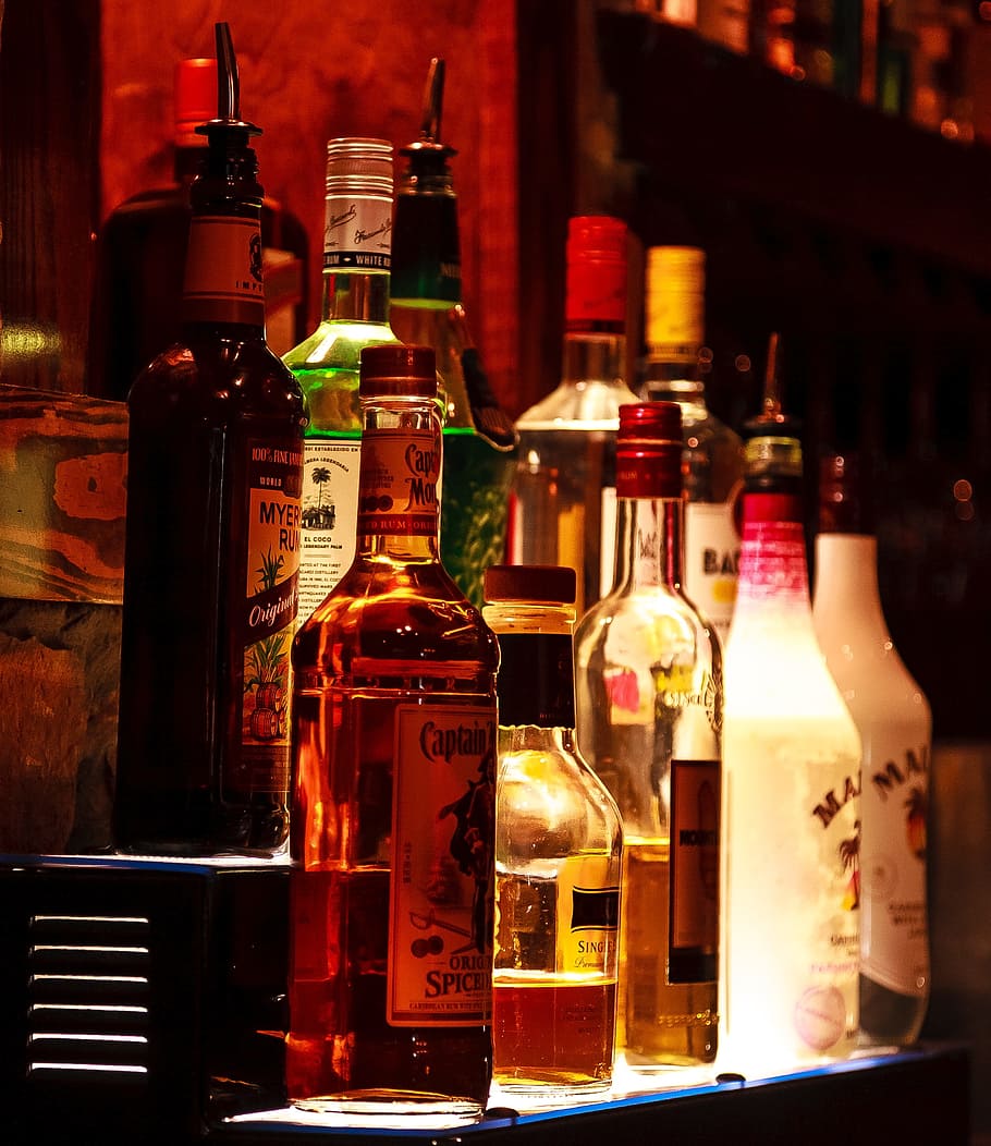 bar, minuman keras, botol, wiski, alkohol, minuman, pub, kaca, pesta, restoran