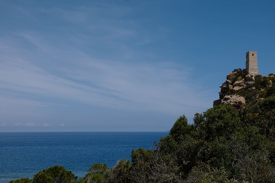 Cerdeña, costa este, roca, torre, torre delle saline, cielo, mar, agua, planta, pintorescos - naturaleza