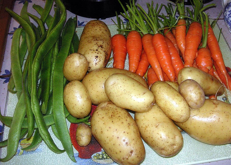 verduras, papas, zanahorias, guisantes, alimentos orgánicos y saludables, cosecha, alimentos, alimentos y bebidas, frescura, vegetales