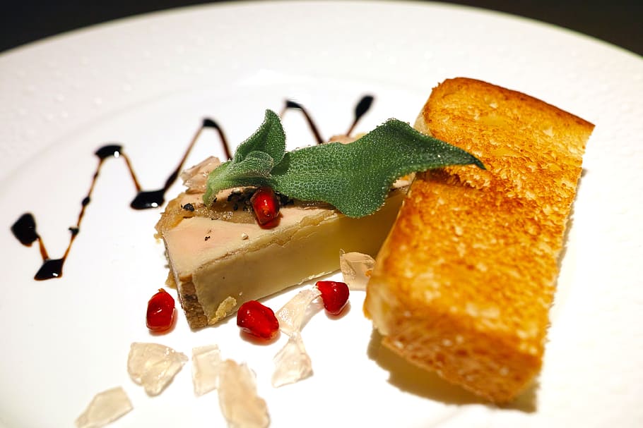 slice bread, leaf, plate, restaurant, cuisine, food, french, french cuisine, foie gras, brioche