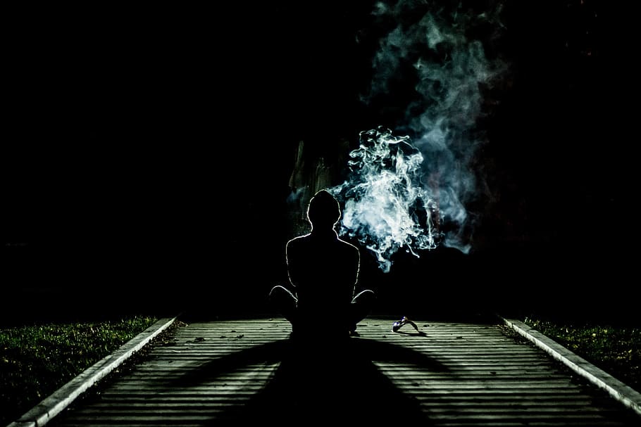 fumar, humano, solo, extraño, drogas, meditación, noche, oscuro, aparición, fantasma