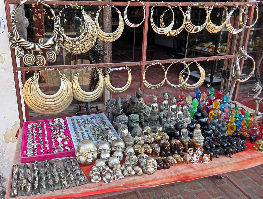 laos, market, jewelry, trinkets, memories, tourism, bracelets, necklaces, crafts, display