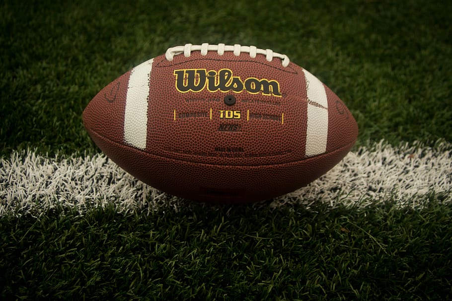коричневый, белый, Wilspon Football, Красный, Уилсон, футбол, трава, поле, один объект, Связь