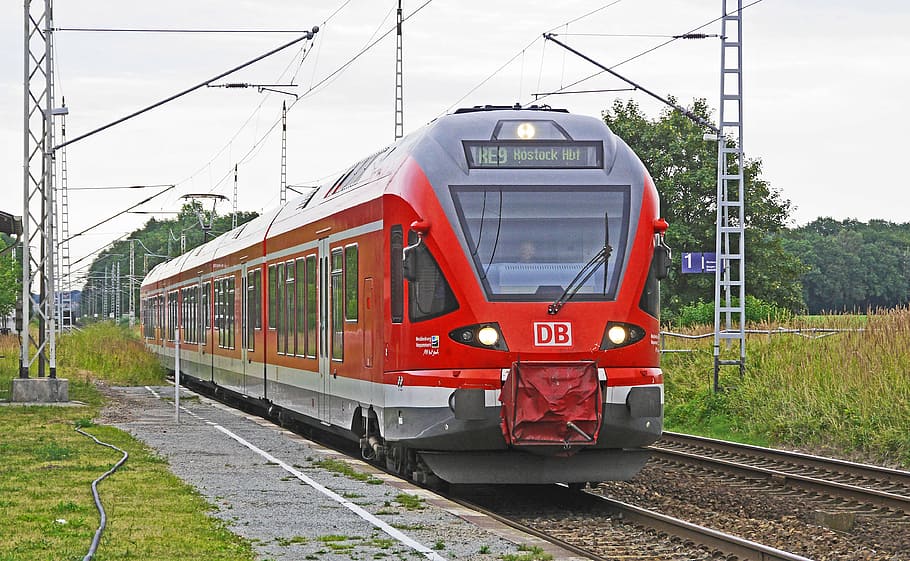 tren en ferrocarril, tren regional, vagones, plataforma, deutsche bahn, unidad múltiple eléctrica, ferrocarril, tráfico diplomático, intermedio, rügen