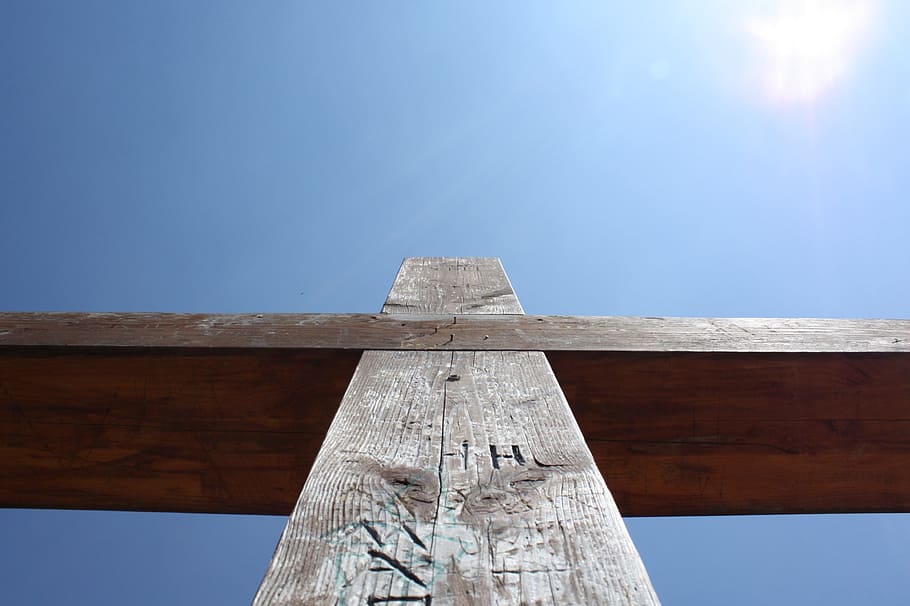 茶色の木製の十字架, クロス, イエス, キリスト, 空, 信仰, イエス・キリスト, 十字架, 木製の十字架, 木製-素材