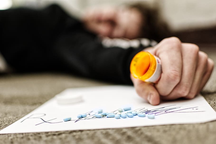 obat-obatan, overdosis, resep, apotik, pil, kecanduan, depresi, pengobatan, obat, kematian