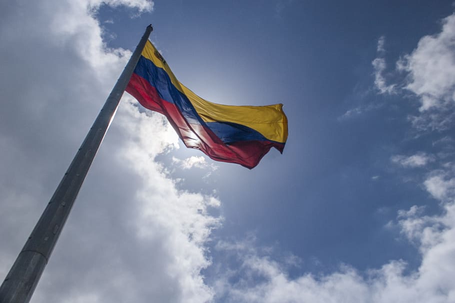 bandeira da colômbia, venezuela, bandera, bandeira, caracas, bandeira da venezuela, céu, vento, patriotismo, símbolo bandeira nacional