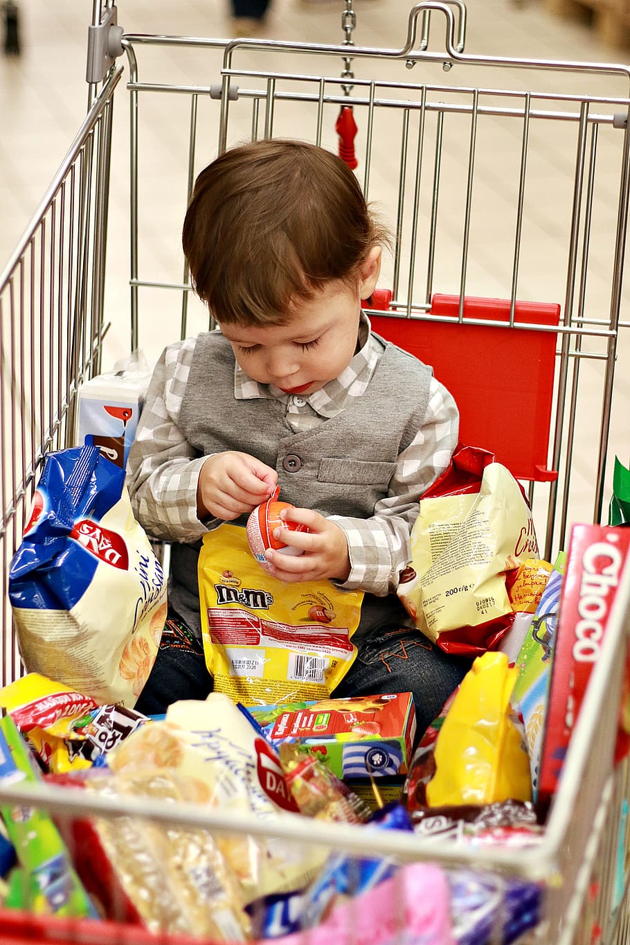 cart with products, sweets, baby, purchase, shop, supermarket, shopping center, brands, chocolate, candy