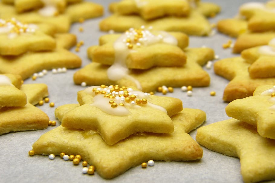 star-shaped baked pasties, christmas biscuits, star, icing sugar, cookie cutter, deco, bake, christmas, christmas cookies, advent