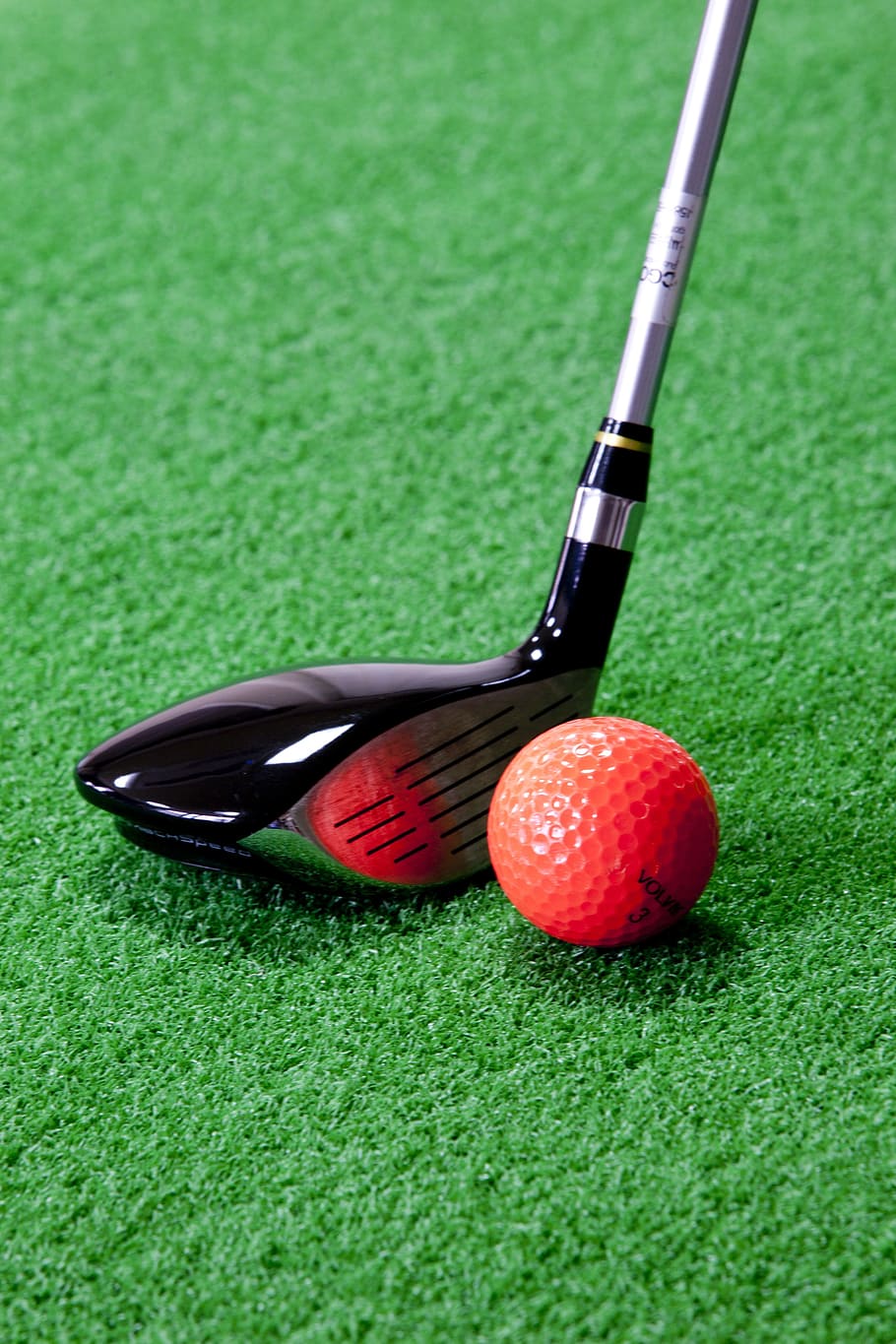 golf, air display provides, driver, red room, exercise, grass, ball, green color, golf ball, sport