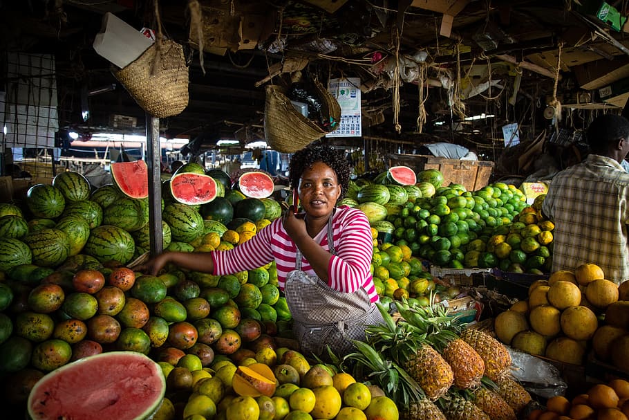 wanita menjual buah-buahan, nairobi, kenya, wanita, pasar, melon air, nanas, bisnis, makan sehat, buah