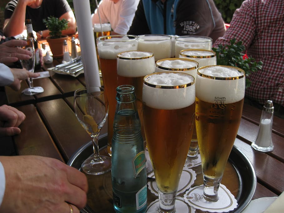 beer, tray, draught, drink, alcohol, refreshment, human hand, food and drink, glass, beer - alcohol