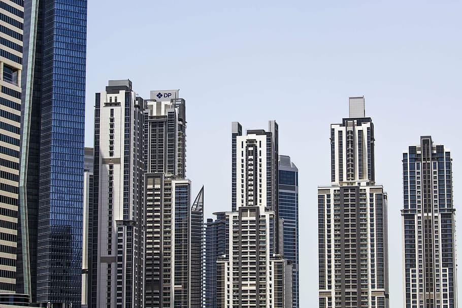 gedung-gedung bertingkat tinggi di depan, kota, emirat, arab, pencakar langit, liburan, metropolis, pemandangan, langit, lanskap
