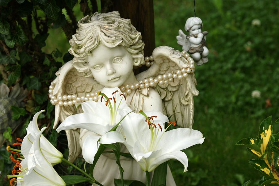 angel-figure-sculpture-cemetery.jpg