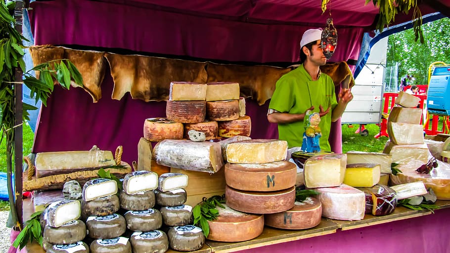 queijo, queijo de cabra, queijo manchego, queijo de búfalo, queijo azul, queijo espanhol, tortosino de queijo, venda de queijos, vendedor, comerciante