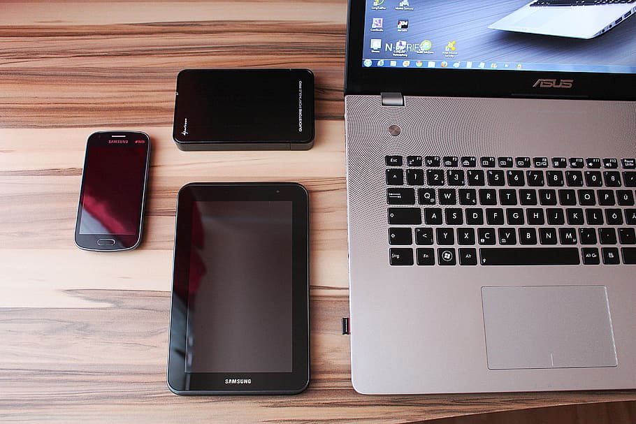 negro, samsung galaxy tab, samsung android smartphone, gris, computadora portátil asus, marrón, madera, superficie, tableta, teléfono inteligente