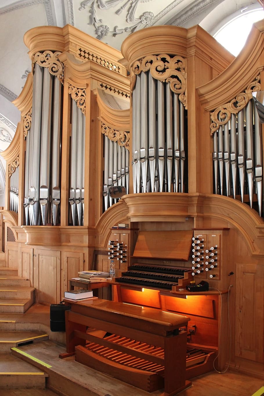 piano de console marrom, Alemanha, Wolfratshausen, St Andreas, igreja, órgão, música, instrumento, ornamentado, decorativos