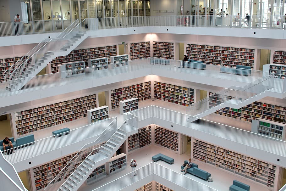Blanco, edificio, interior, durante el día, edificio blanco, biblioteca de la ciudad, Stuttgart, biblioteca, arquitectura, moderno
