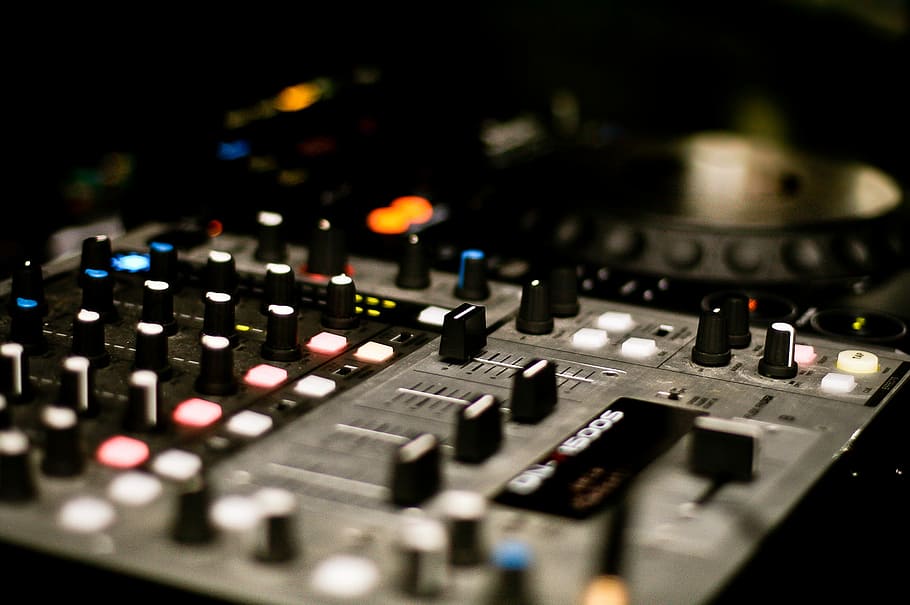club, DJ Mix, Mix in, en The Club, deejay, dj, djing, mezcla, mezclador, música