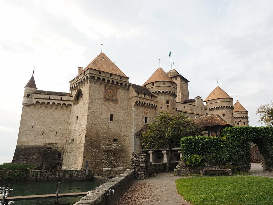 chillon castle, castle, chillon, veytaux, wasserburg, lake geneva, switzerland, building, historically, fort
