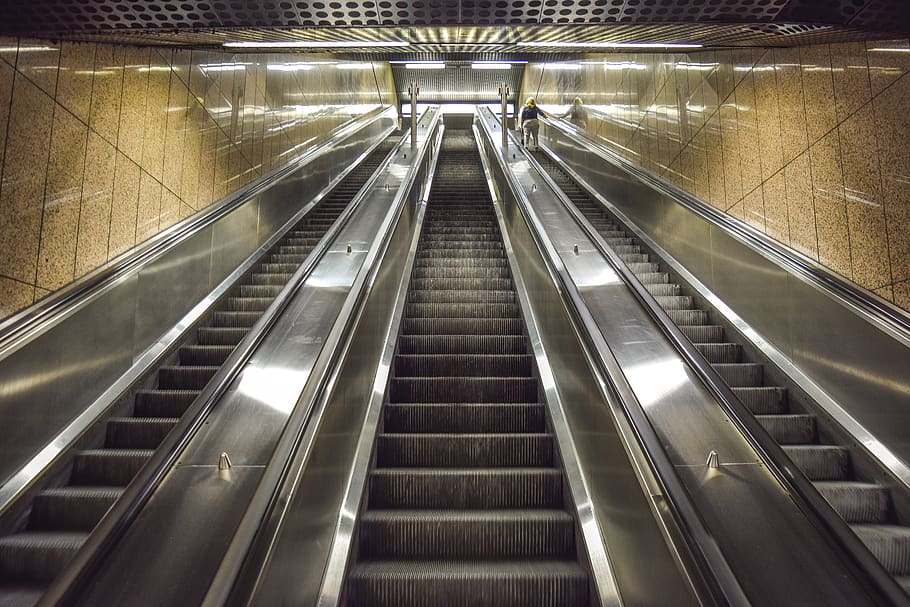 escada rolante, metro, escadas, estação ferroviária, arquitetura, moderna, urbano, cidade, perspectiva, dentro de