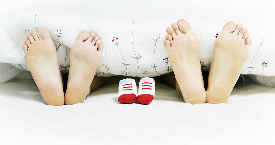 two, person, showing, feet, pregnancy, but isaac, birth, the couple, love, baby