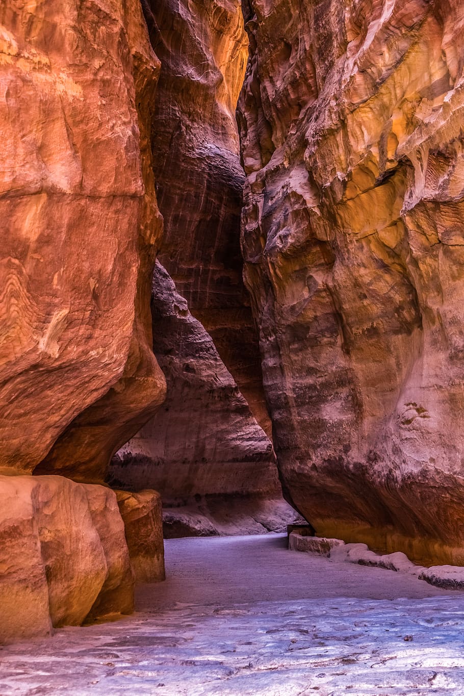 al siq canyon, canyon, gorge, travel, adventure, desert, petra, jordan, geology, stone