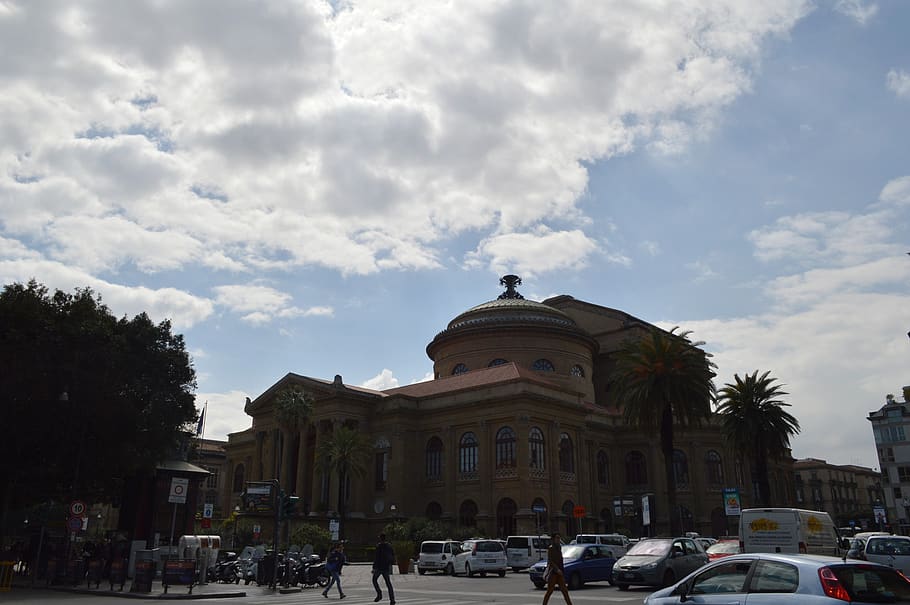 Palermo, Sicilia, teatro, paisaje urbano, monumento, coche, vehículo de motor, arquitectura, exterior del edificio, estructura construida