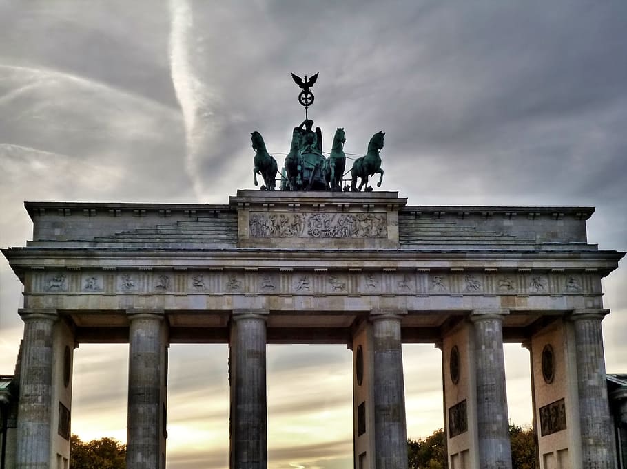 gerbang brandenburg, jerman, berlin, tengara, berbentuk kolom, quadriga, gol kemenangan, reuni, simbol, patung